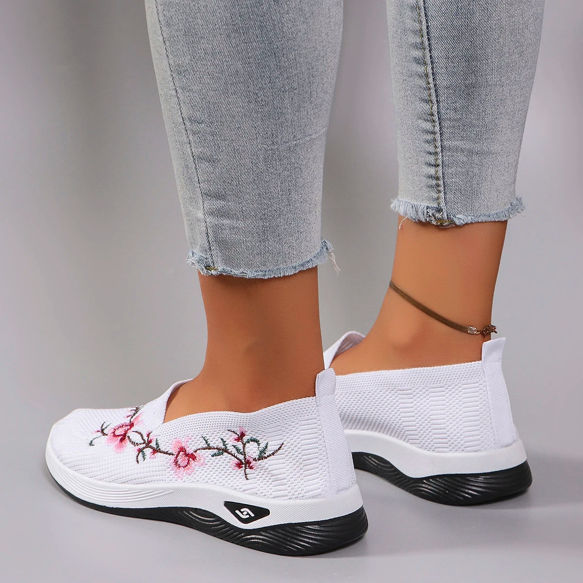 Women's Breathable Mesh Flat Sneakers — Lightweight Slip-On Casual Shoes