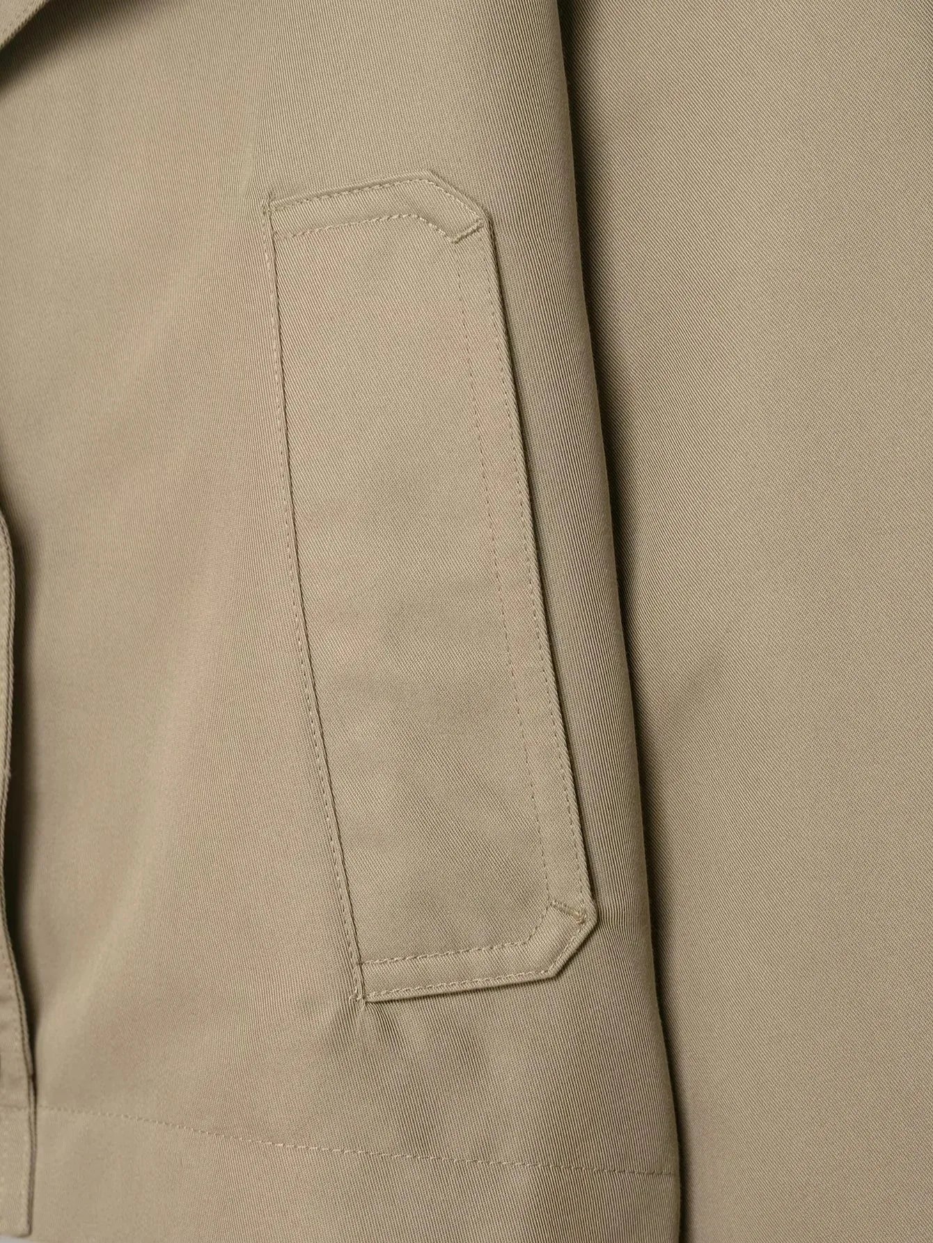 Classic Lapel Double-Breasted Short Trench
