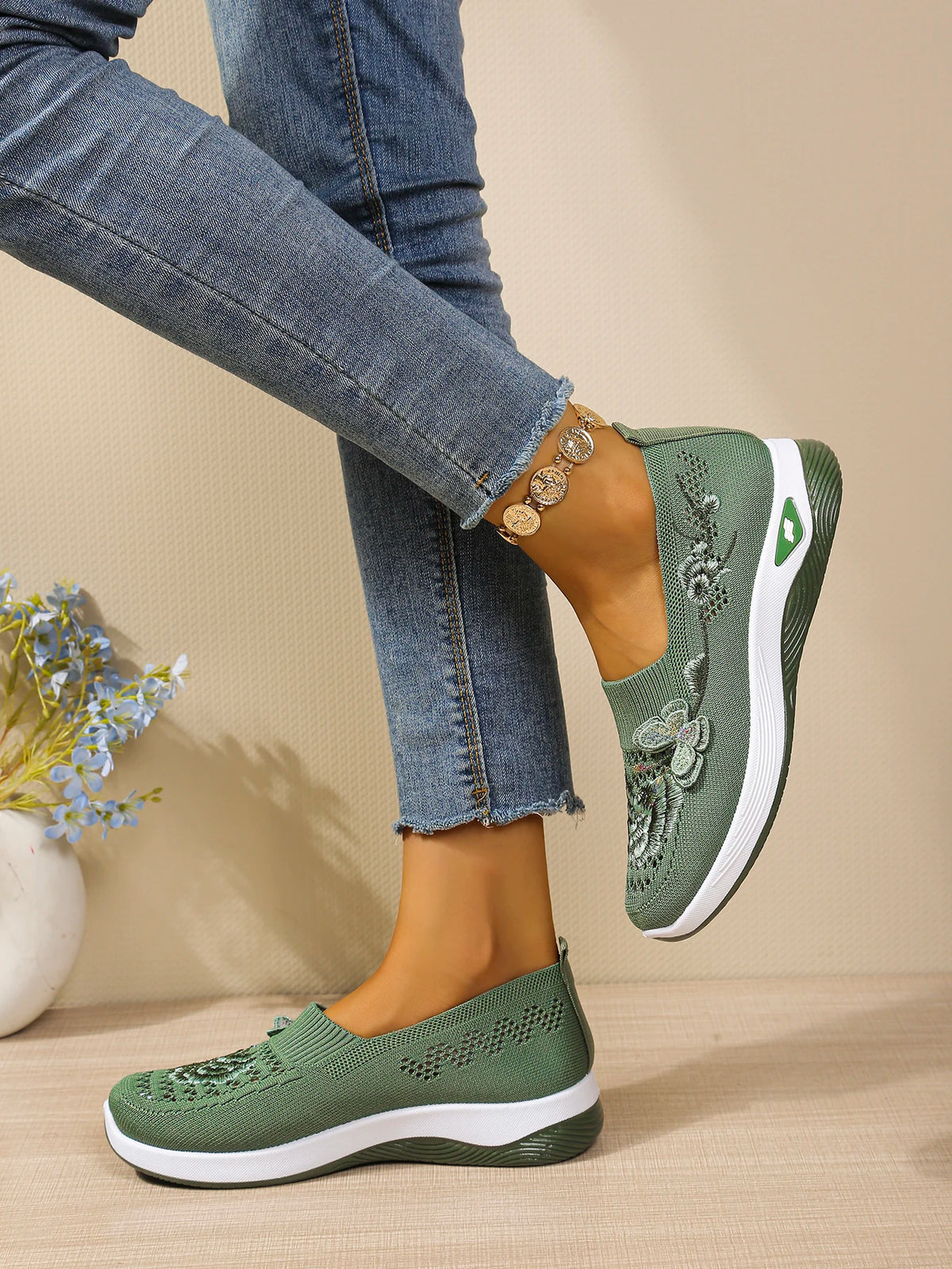 Comfort Women Closed Toe Mules Sandals Floral Embroidery Hollow Mesh Slip On Wedge Platform Lightweight Daily Walkin Lady Shoes