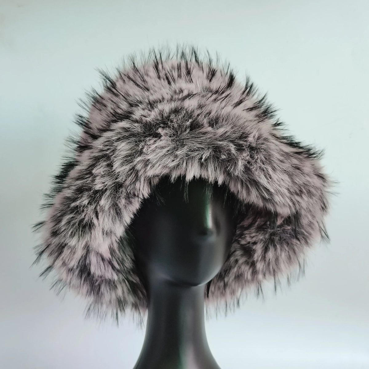 Luxurious leopard print faux fur bucket hat Warm Thickened hat women Cozy Fashionable Winter Gift Fishermen Hats Fluffy Snow cap