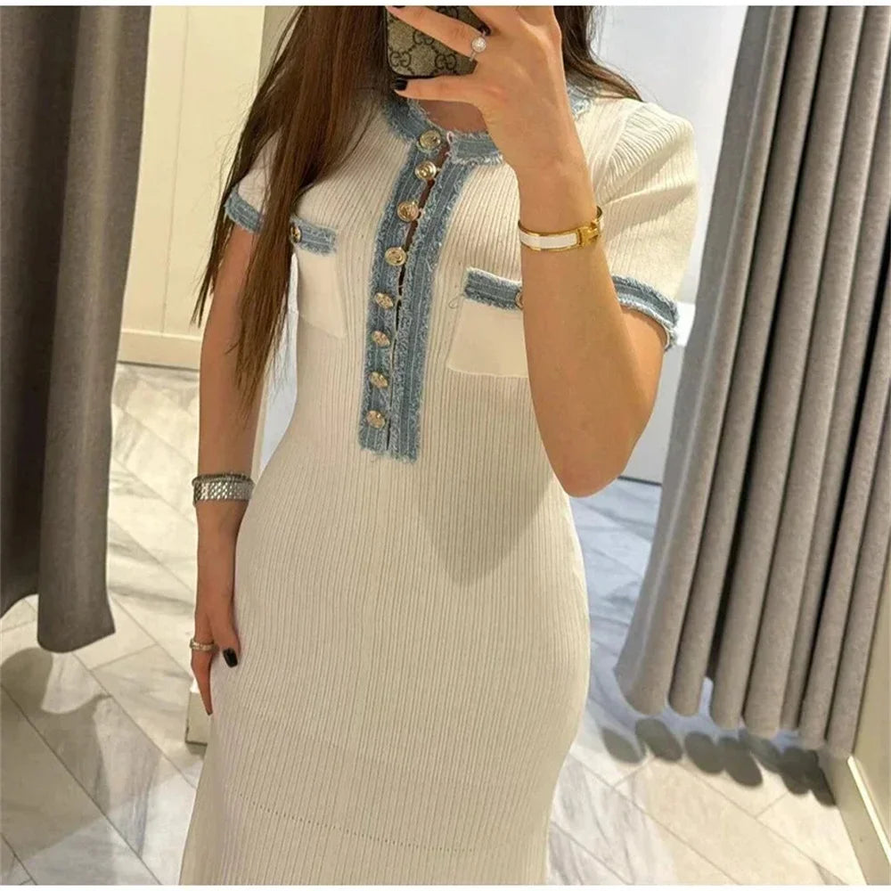 Chic Contrast Knit Maxi Dress