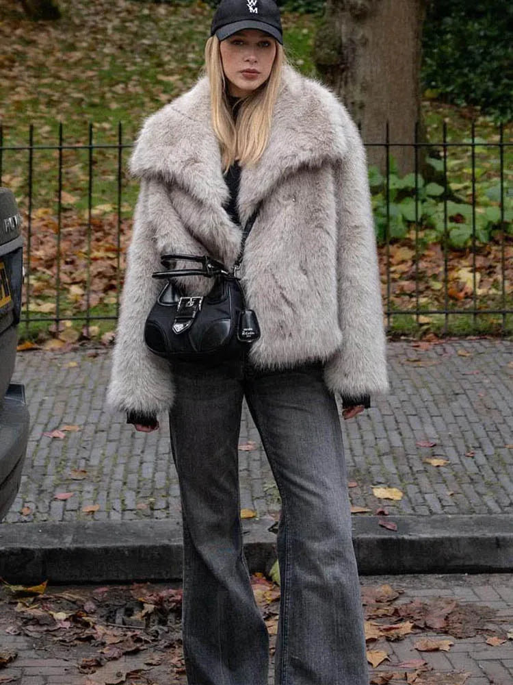 Chic Faux Fur Cropped Jacket