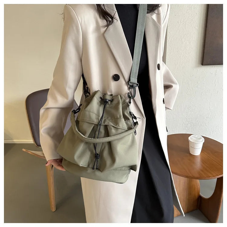 Fashionable Crossbody Bags for Women Shoulder Bag Large Capacity Oxford Women Bucket Bag Purse and Handbags