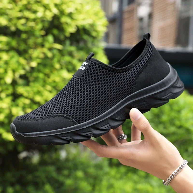 New Running Shoes for Men Breathable Sports Shoes Light Weight Fashion Summer Mesh Breathable Sneakers for Men Plus Size 38-47