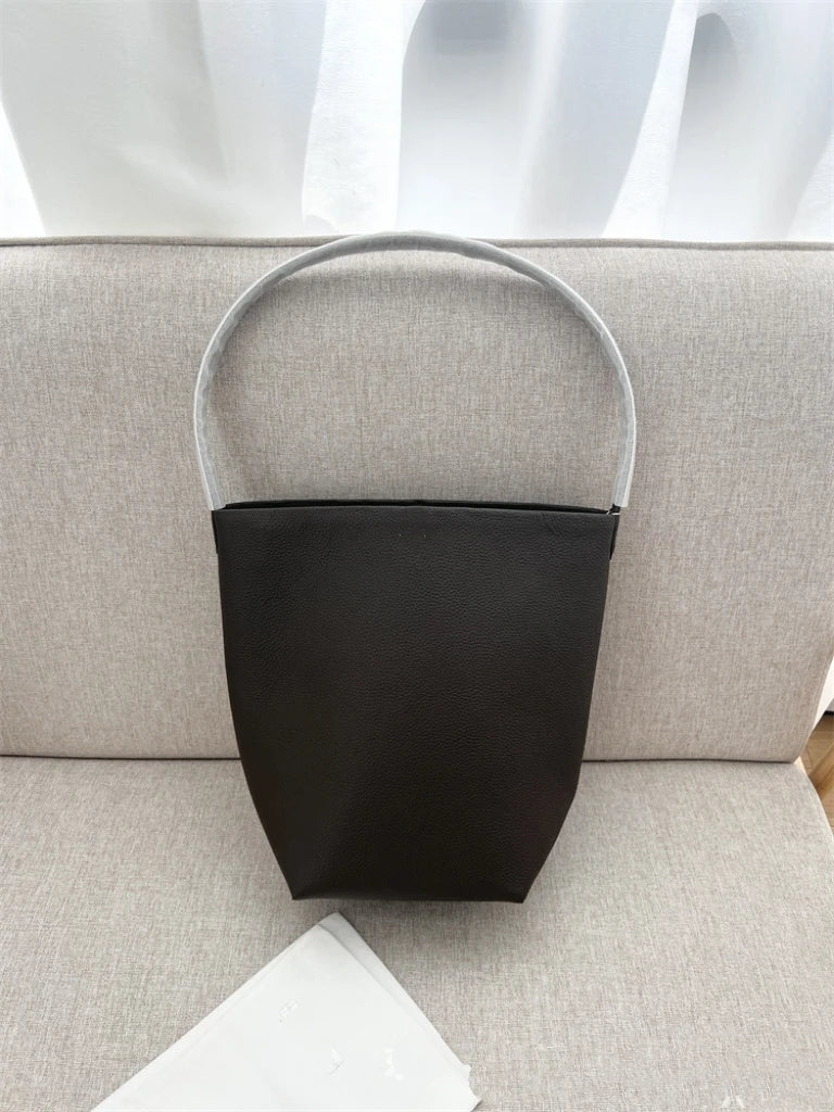 25 year new cowhide lychee pattern single shoulder commuting versatile large capacity bucket bag