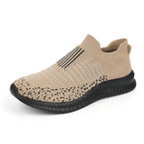 2026 Breathable Men Casual Shoes Lightweight Outdoor Male Walking Shoes Anti-slip Men's Sneakers Slip on Flats Vulcanized Shoes