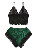 Women’s Plus Size Lace 2-Piece Pajama Set