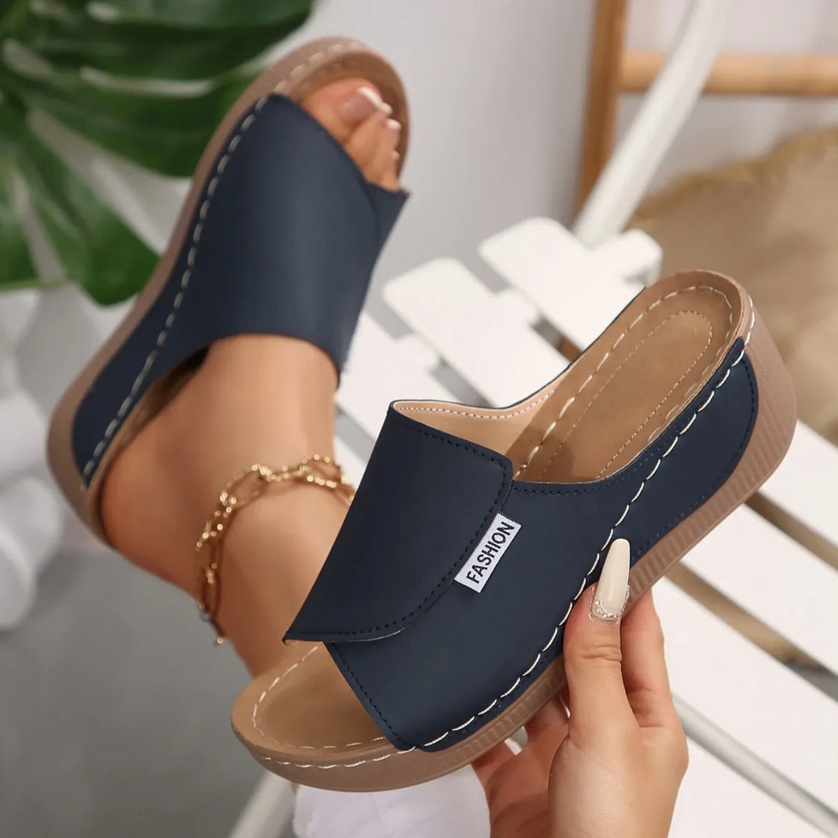 Women Wedge Slippers Summer 2025 New Fashion Slippers Open Toe Breathable Sandals Comfortable Buckle Woman Shoes Slides Women