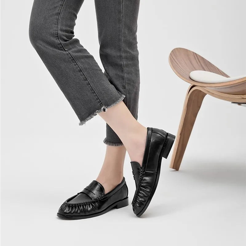 Women's Retro Pleated Suede Loafers