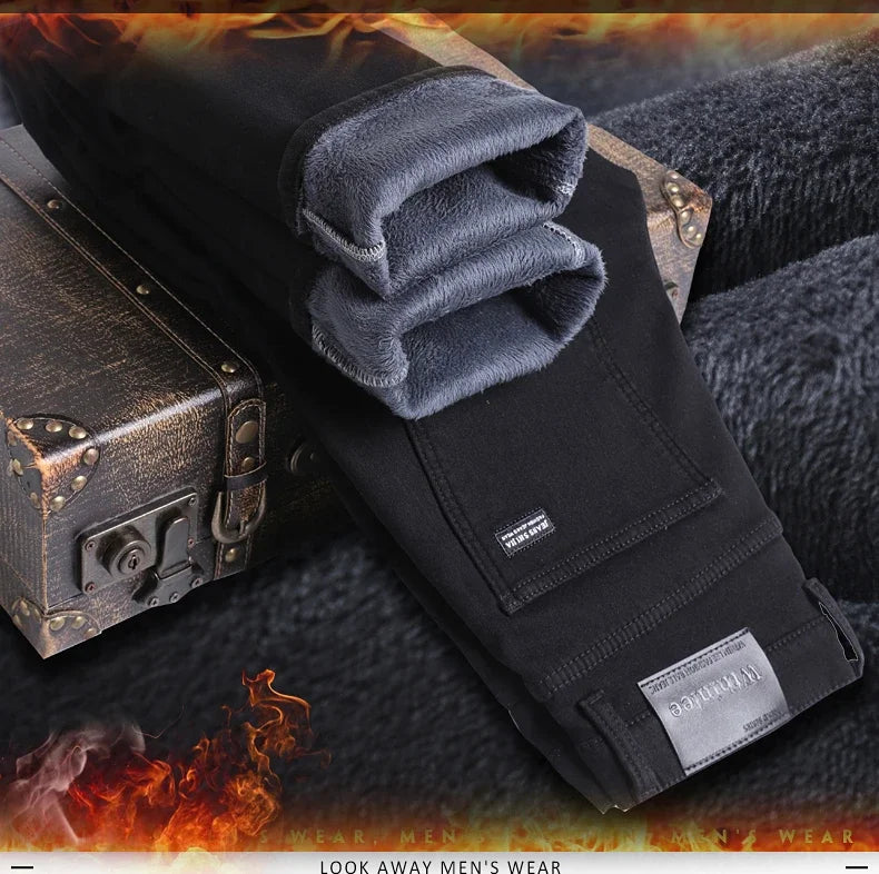 Men’s Fleece-Lined Straight-Leg Stretch Jeans