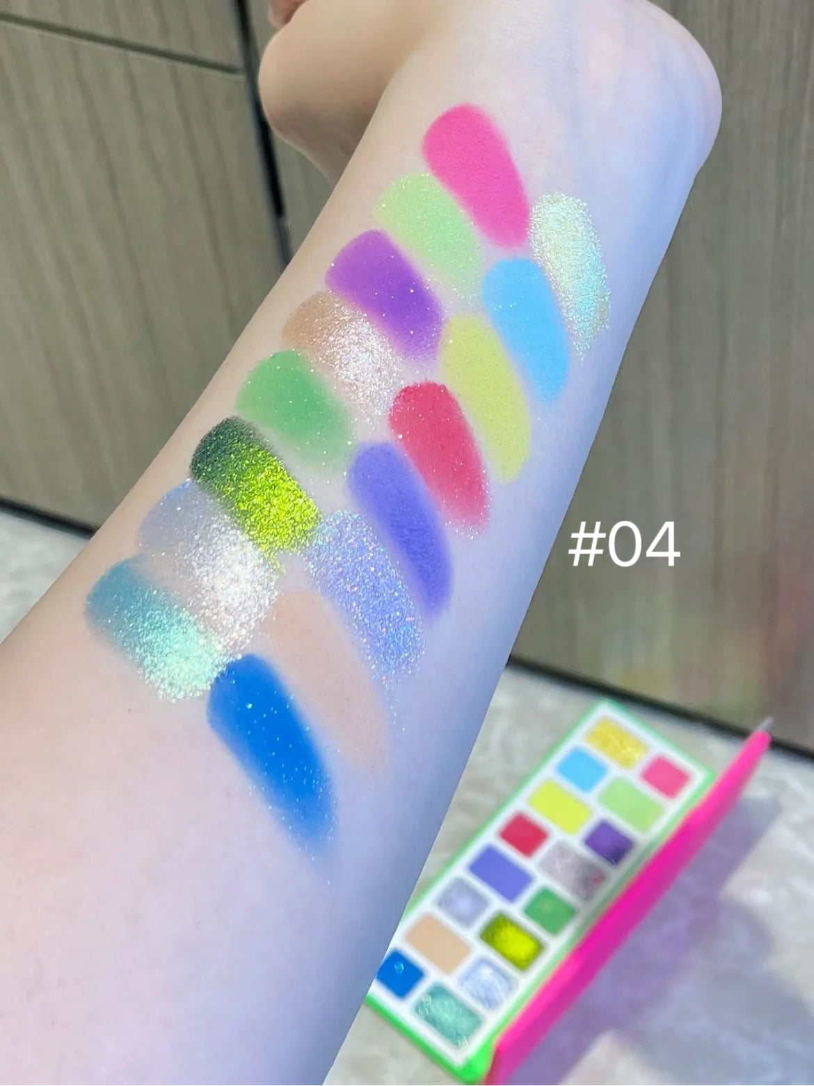Qianyan 16-Color Eyeshadow Palette – Glitter, Matte & Shimmer