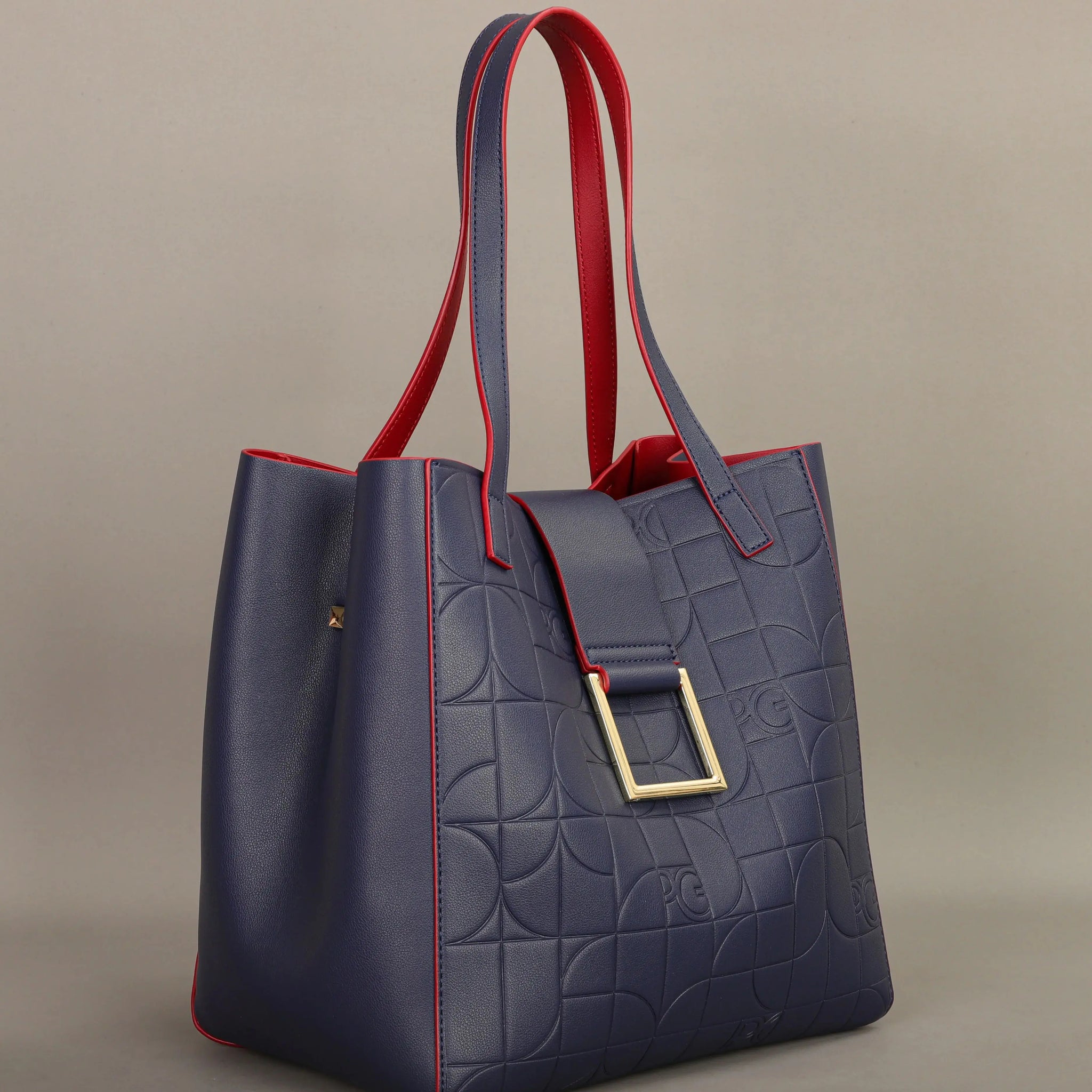 Elegant Leather Bucket Bag