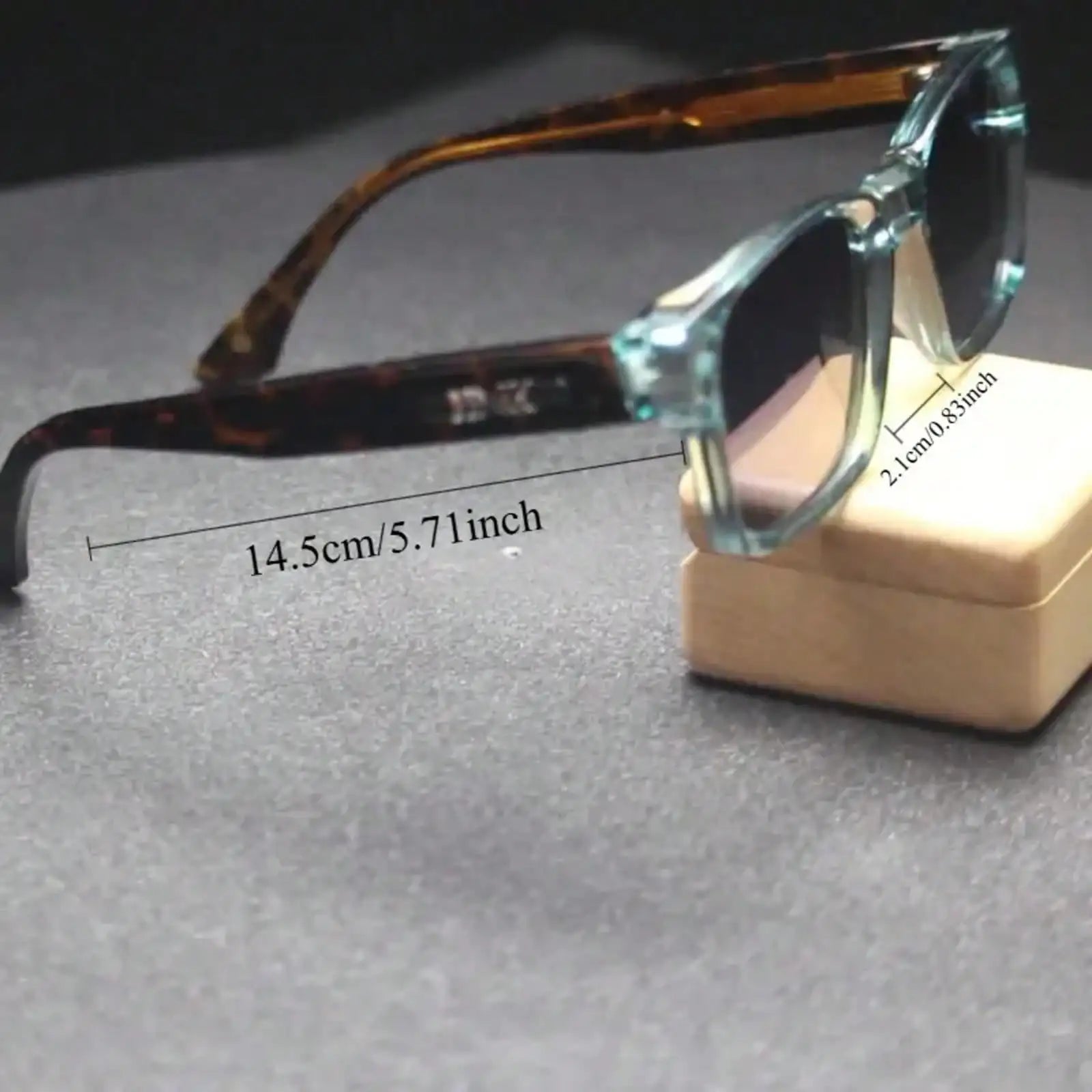 Square Frame Retro Sunglasses – Unisex UV400 Style