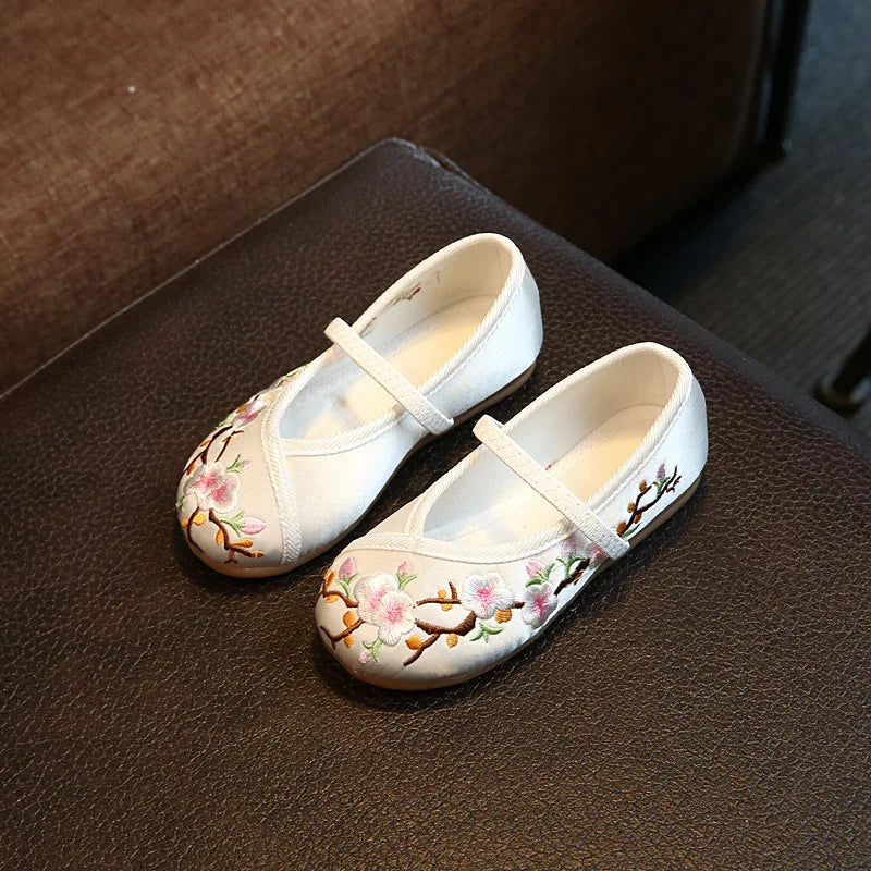 Girls’ Embroidered Ethnic Princess Shoes