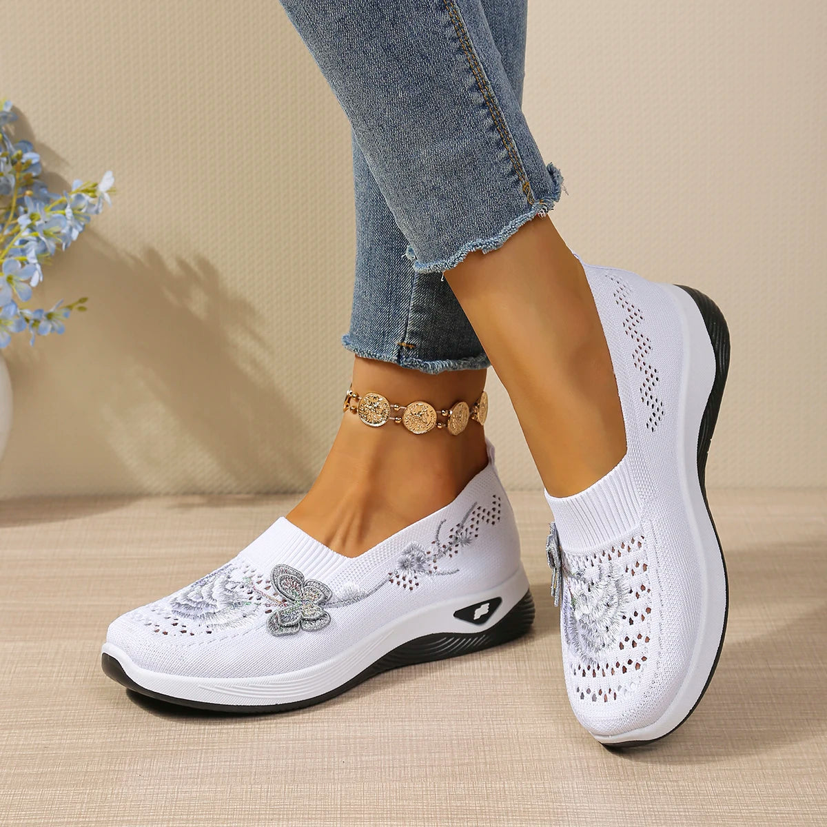 Comfort Women Closed Toe Mules Sandals Floral Embroidery Hollow Mesh Slip On Wedge Platform Lightweight Daily Walkin Lady Shoes