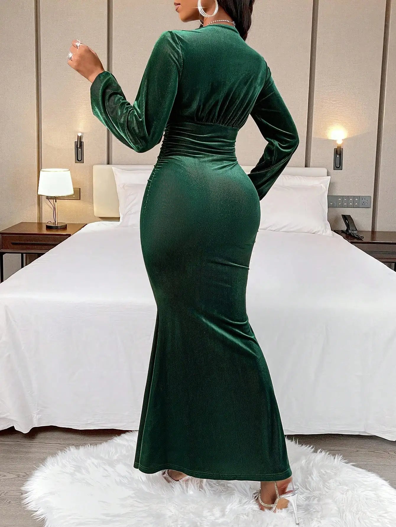 Women’s Elegant V-Neck Velvet Mermaid Evening Gown