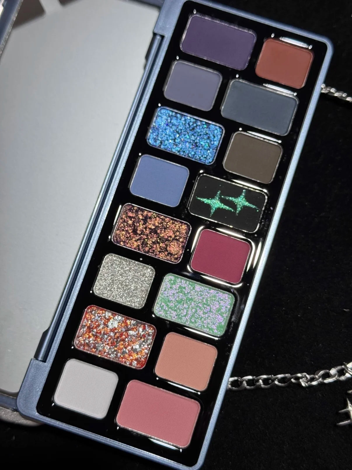 Qianyan Cheeryep 16 Color Eyeshadow Palette Glitter Chamelon Matte Pearlescent Flash Plate Cowherd Sequins