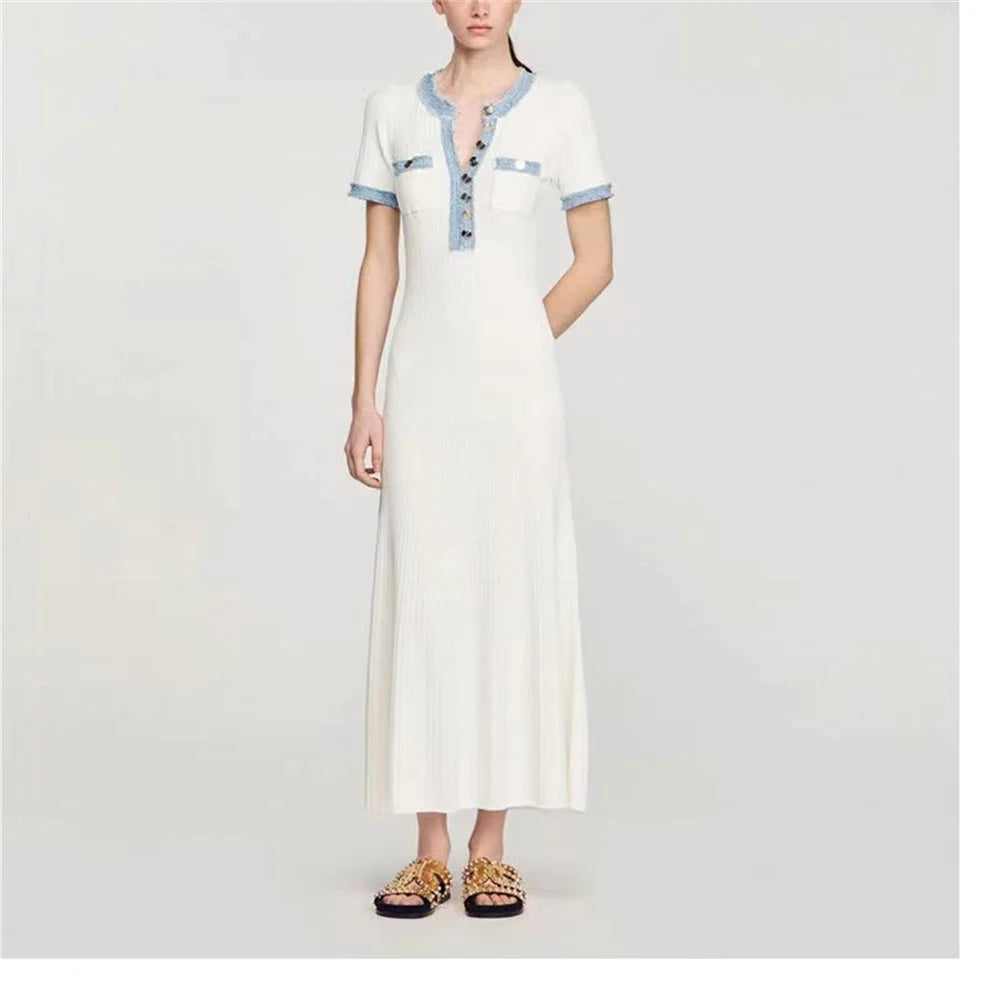 Chic Contrast Knit Maxi Dress