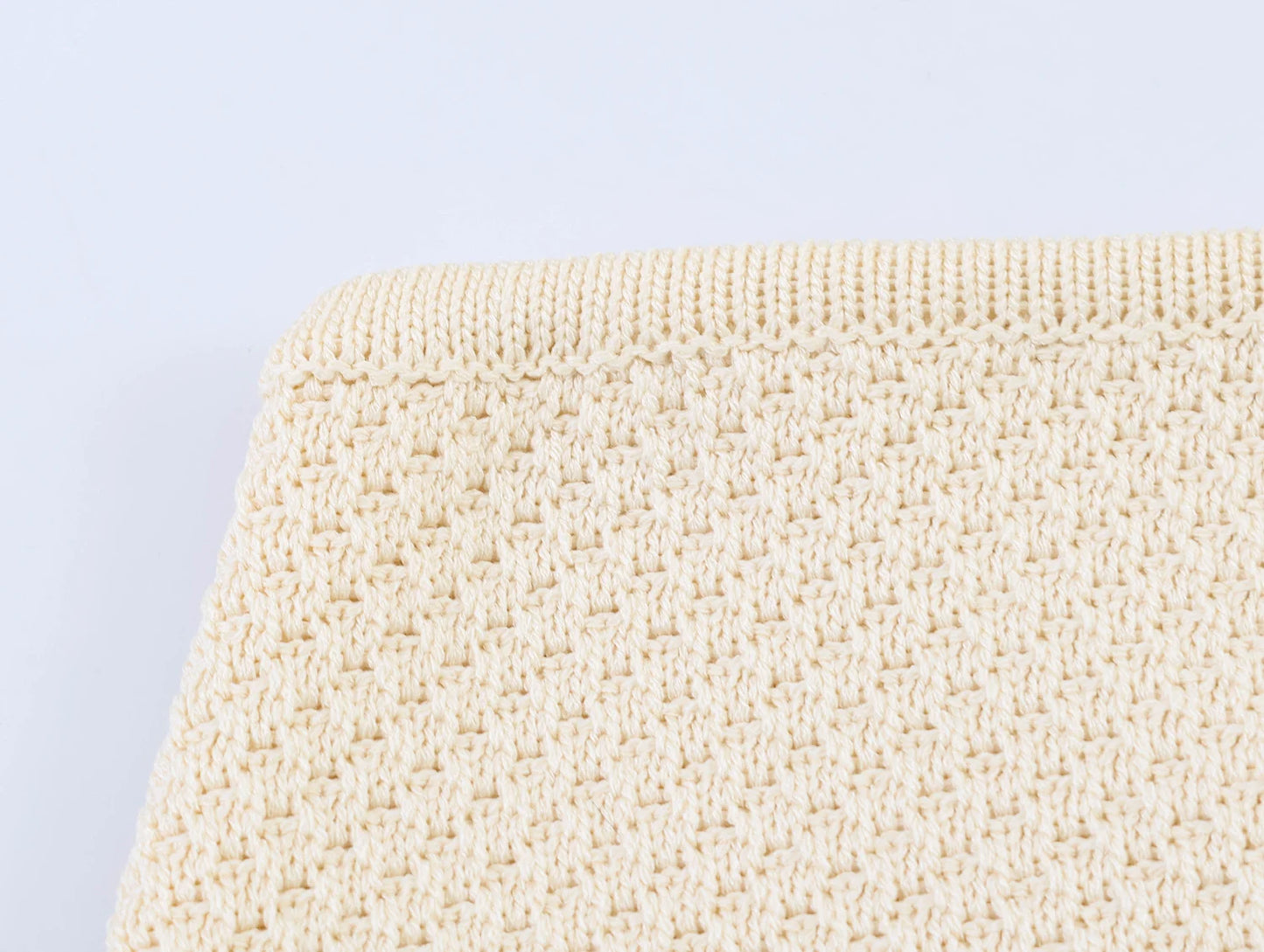 Summer minimalist style V-neck slim fit structured knit short sleeved knitted jacket with suspender short top and half skirt
