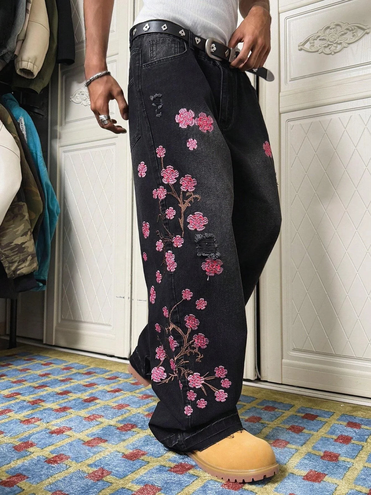 Men's Cherry Blossom Embroidered Wide-Leg Jeans