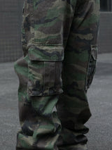 Men's camouflage utility jeans. Multi-pocket design. Stylish and trendy. Loose fit.