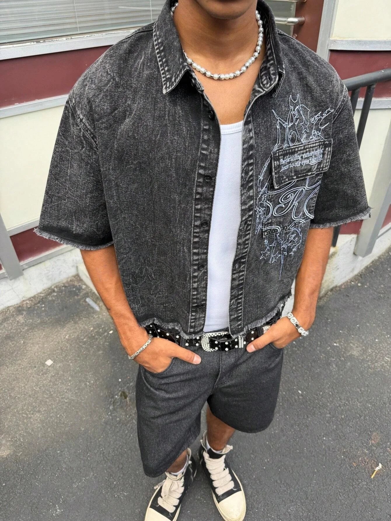 Men's Vintage Black Washed Embroidered Raw Edge Denim Short-Sleeve Shirt, Y2K Streetwear Cropped Top