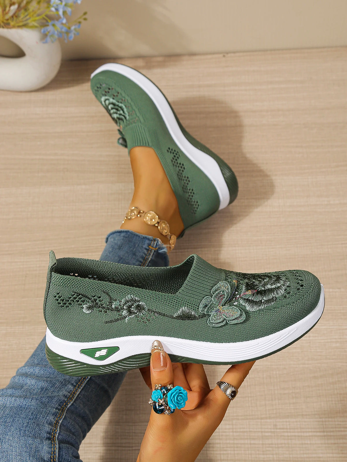 Comfort Women Closed Toe Mules Sandals Floral Embroidery Hollow Mesh Slip On Wedge Platform Lightweight Daily Walkin Lady Shoes