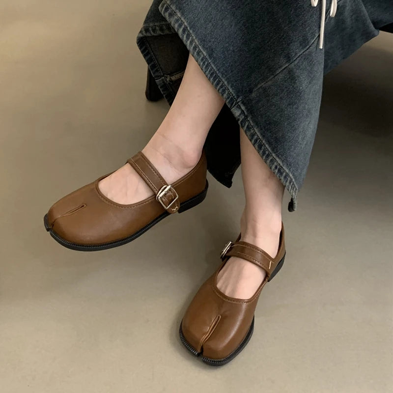 SUOJIALUN Women's Split-Toe Mary Jane Flats