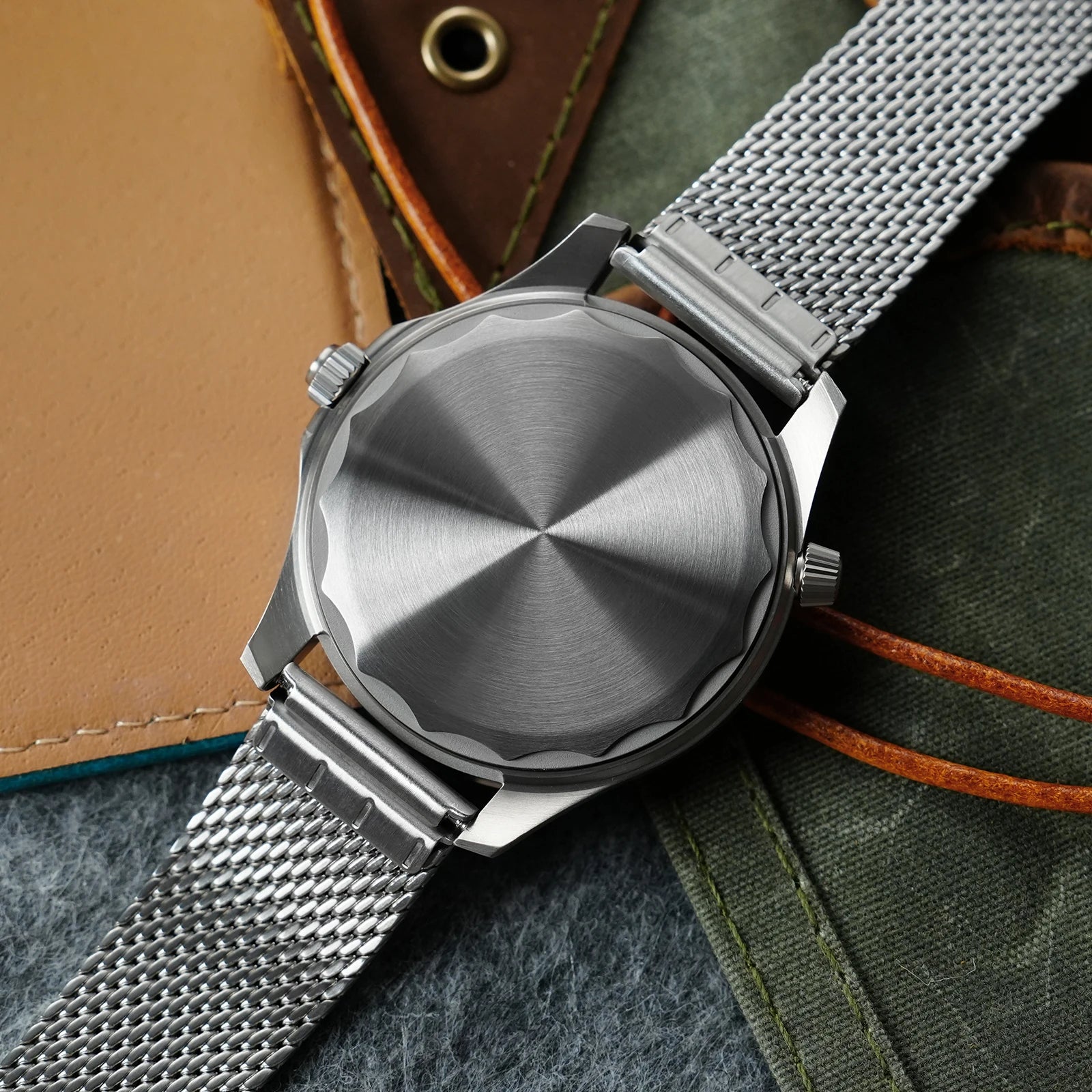 Watchdives WD007Q Luxury Titanium Watch 007 NTTD VH31 Sweep Quartz Wristwatches AR Sapphire 200M Waterproof 42Mm Vintage Watches