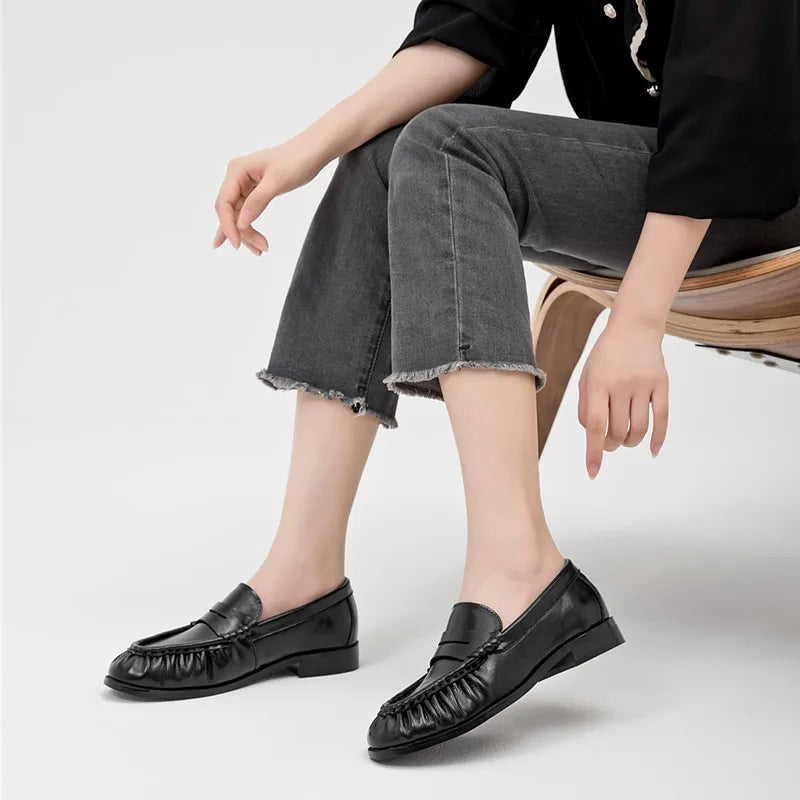 Women's Retro Pleated Suede Loafers