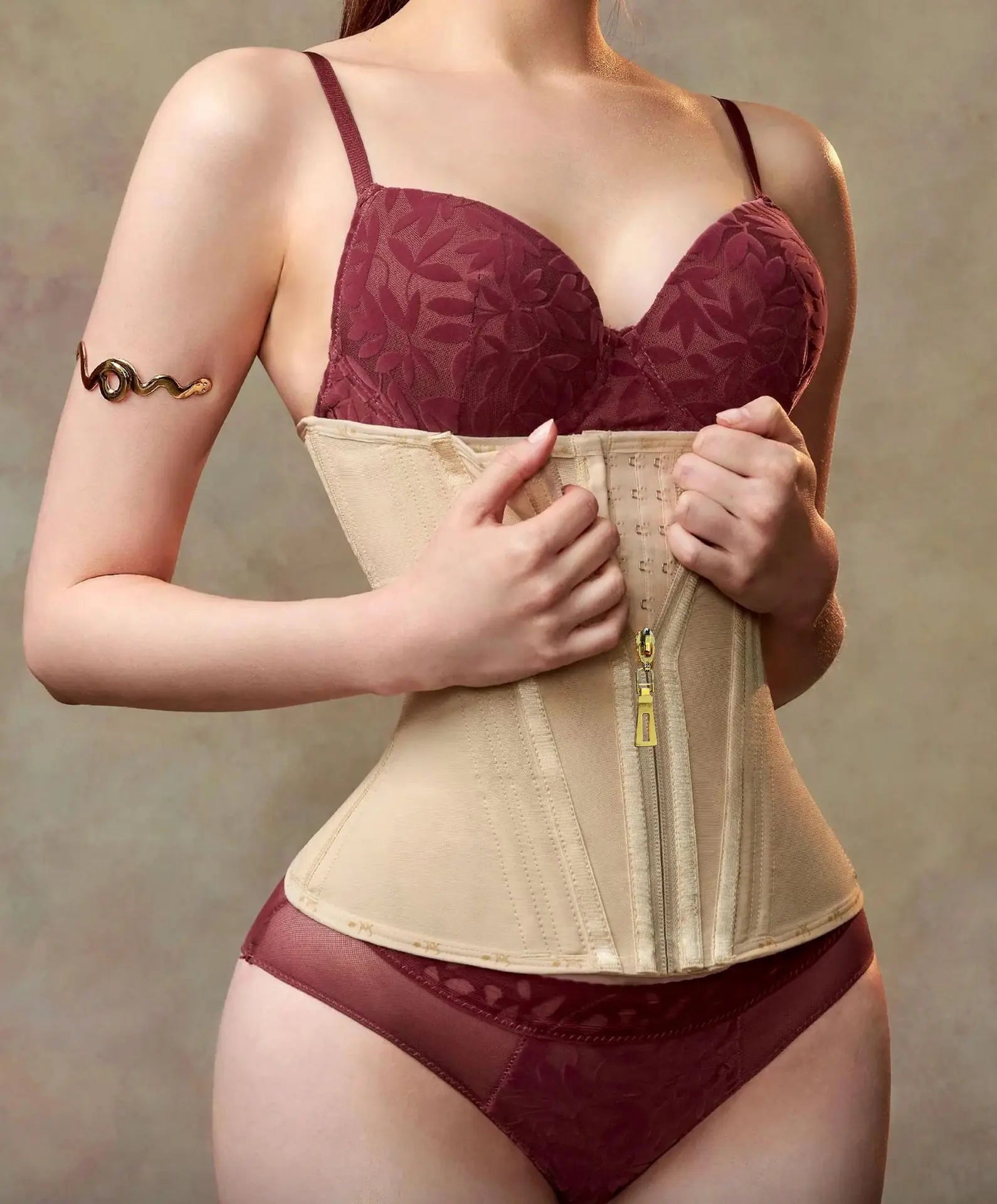 Premium Latex Waist Trainer Belt with Zipper – High Compression Body Shaper