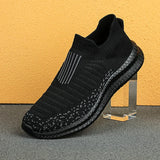 2026 Breathable Men Casual Shoes Lightweight Outdoor Male Walking Shoes Anti-slip Men's Sneakers Slip on Flats Vulcanized Shoes