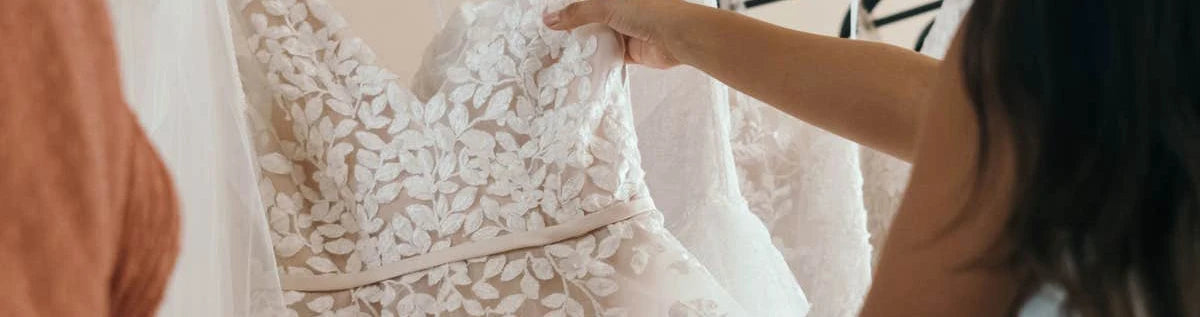 Boho Lace Elegant Wedding Dresses Low-Cut V-Neck Applique Bride Gowns Princess Spaghetti Strap Bridal Gown PartyCustomized