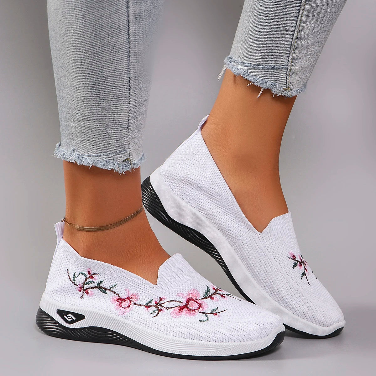 Women's Breathable Mesh Flat Sneakers — Lightweight Slip-On Casual Shoes