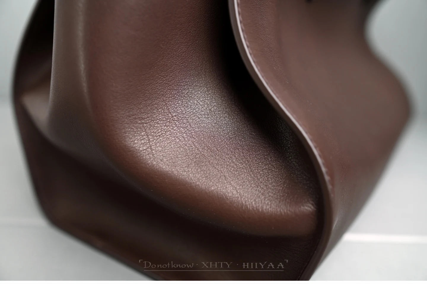 36cm Top-Grain Cowhide Tote — Effortless Everyday Elegance