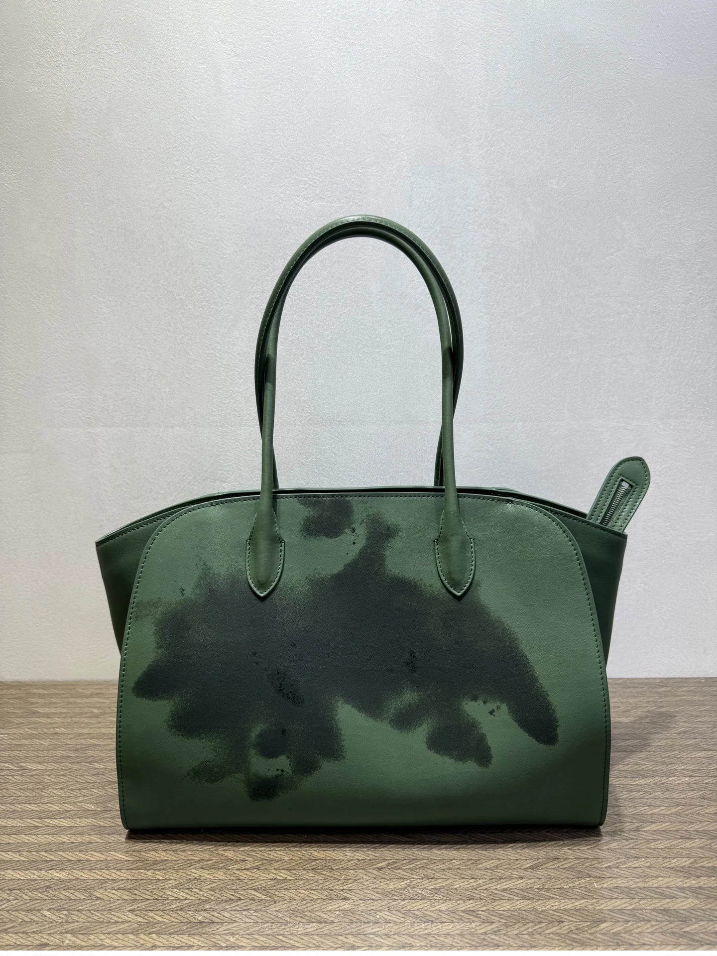36cm Top-Grain Cowhide Tote — Effortless Everyday Elegance
