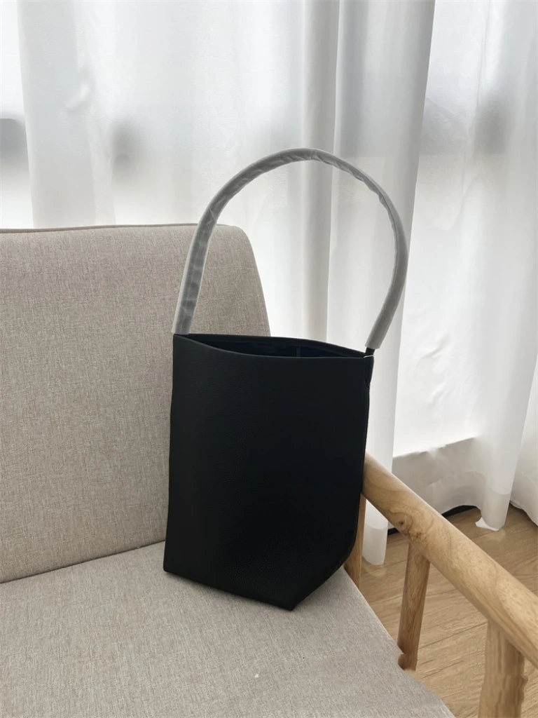 25 year new cowhide lychee pattern single shoulder commuting versatile large capacity bucket bag