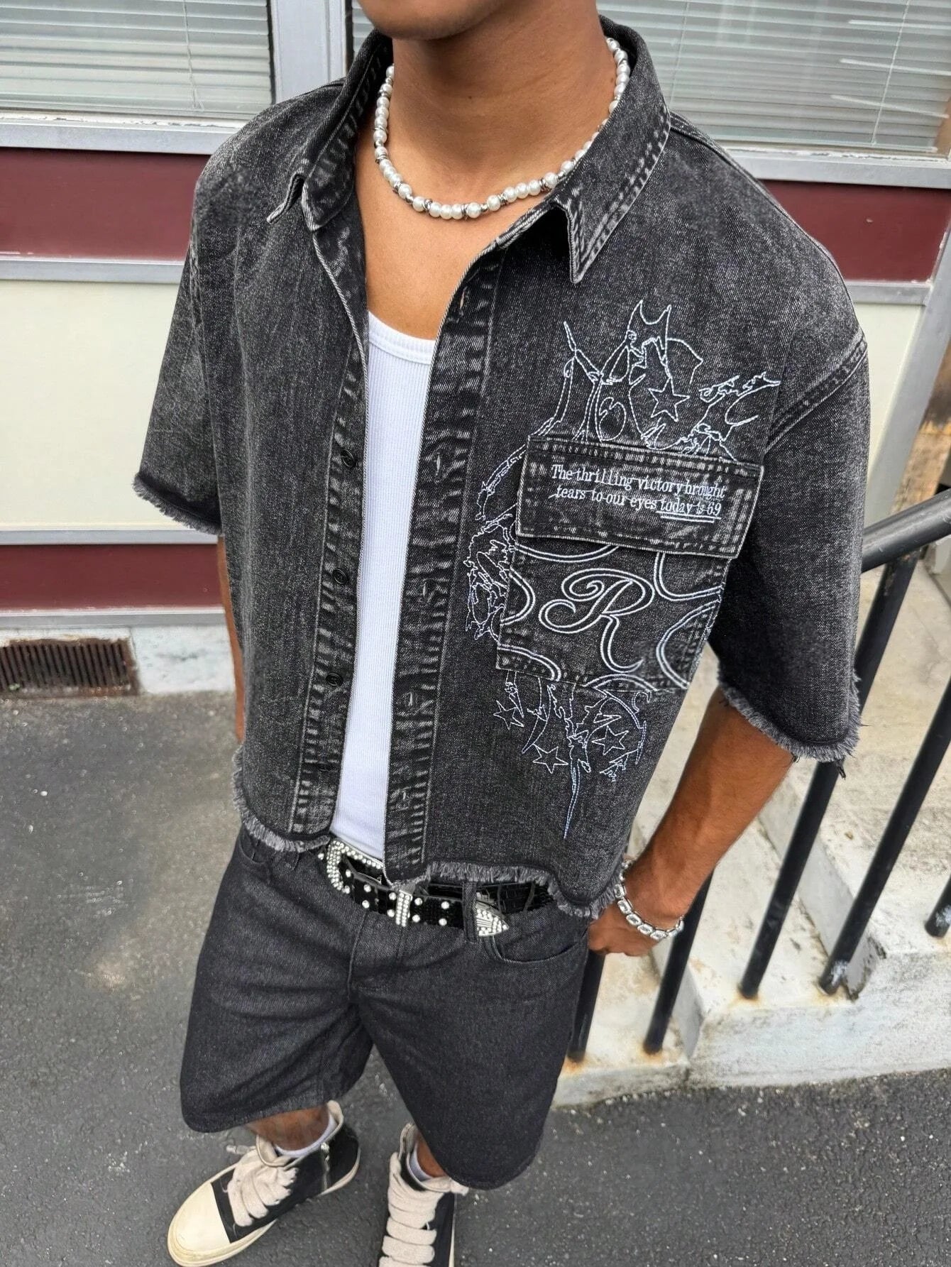 Men's Vintage Black Washed Embroidered Raw Edge Denim Short-Sleeve Shirt, Y2K Streetwear Cropped Top