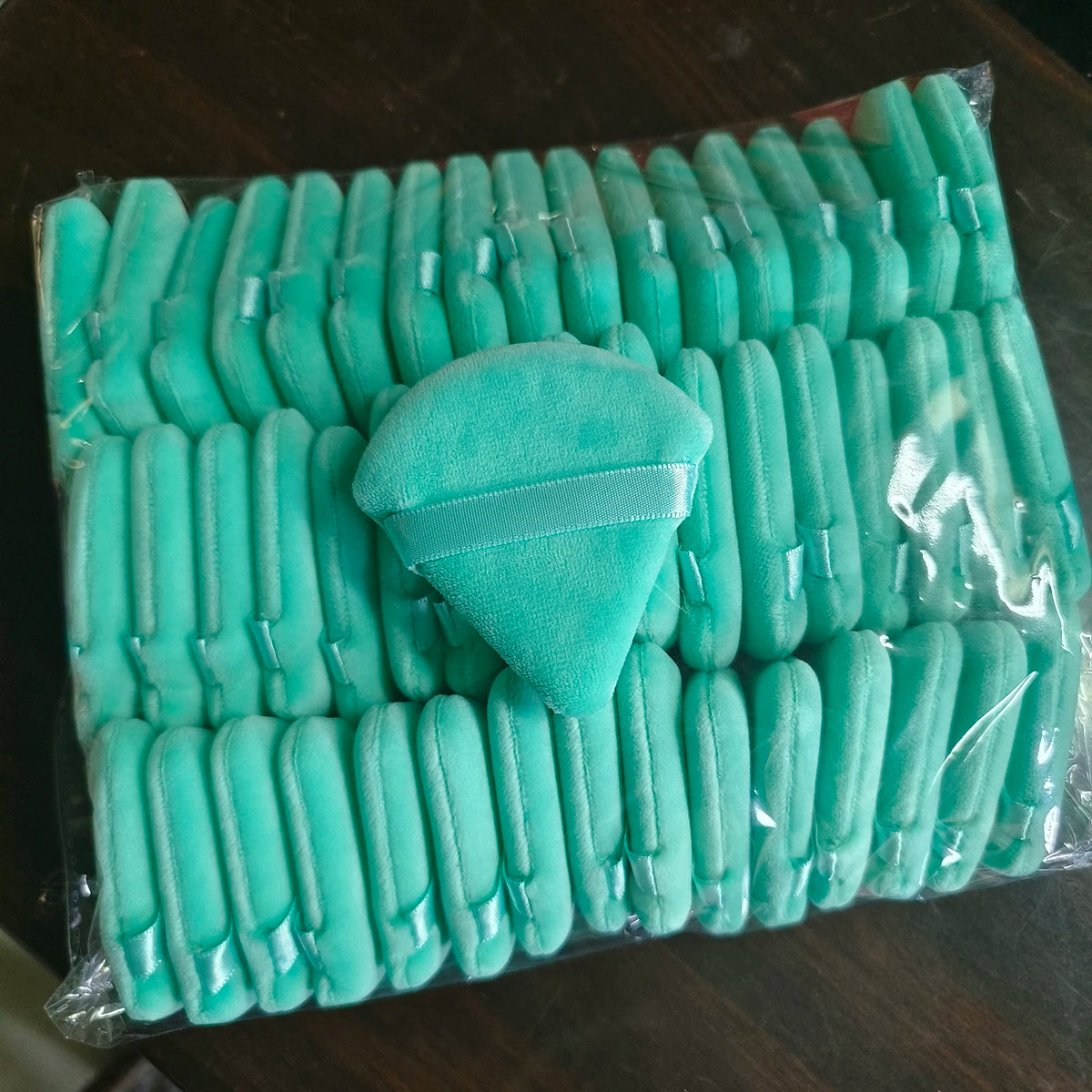 Wholesale 50Pcs Triangle Powder Puff Mini Face Makeup Sponge Cosmetics Soft Cotton Face Powder Puff Washable Velvet Makeup Puff