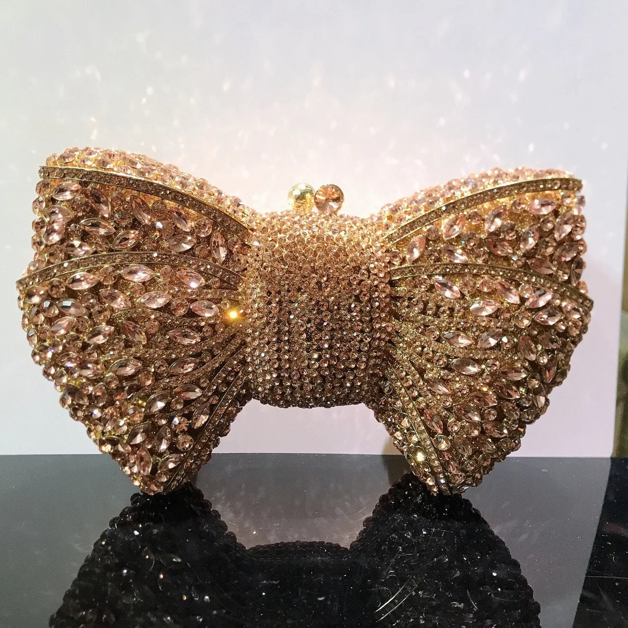 Elegant Rhinestone Bowtie Evening Bag Fashionable Luxurious Banquet Crystal Clutch Personalized Handbag Unique Diamond Party Bag