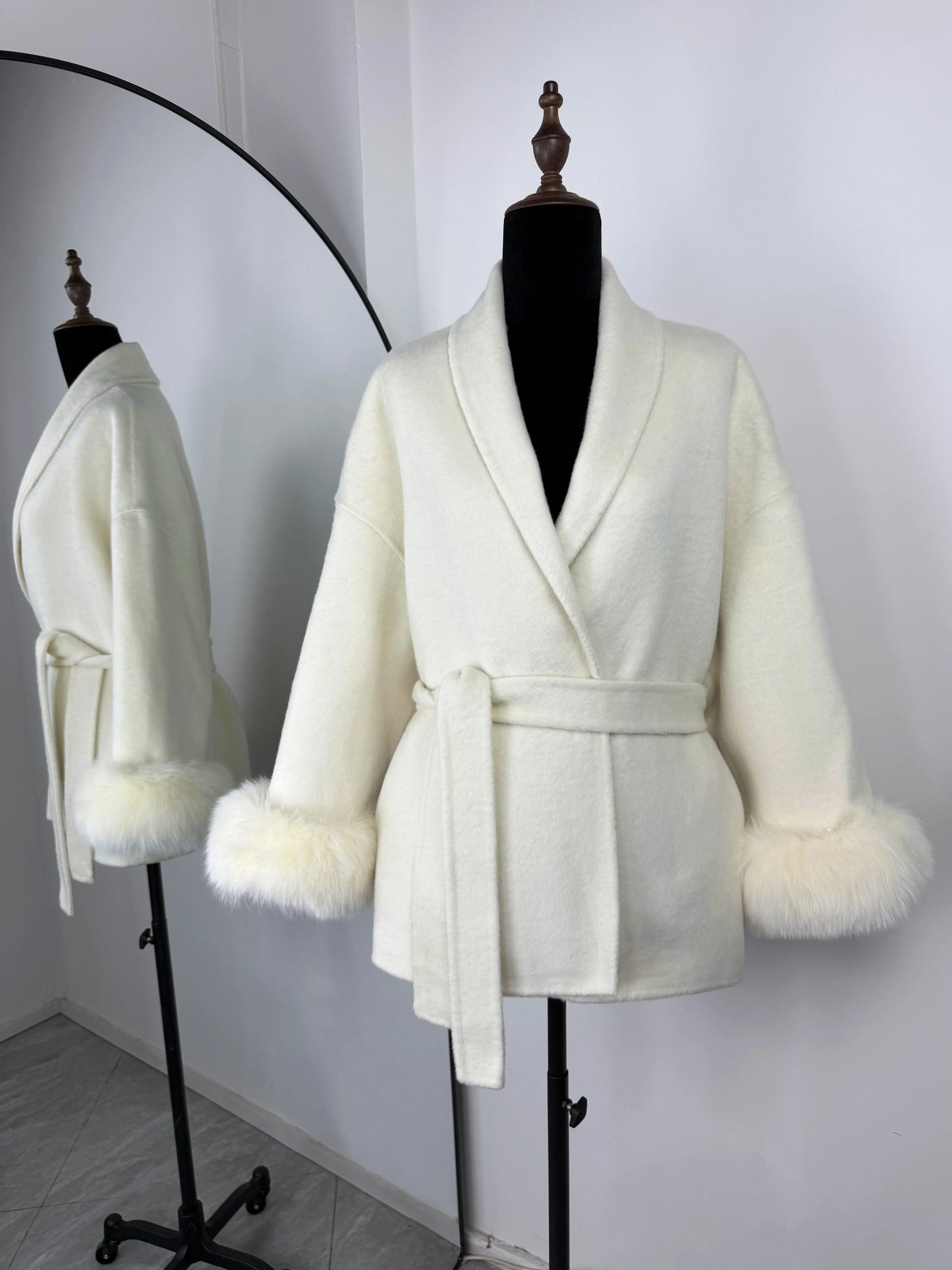 Elegant Fox Fur & Double-Sided Wool Coat