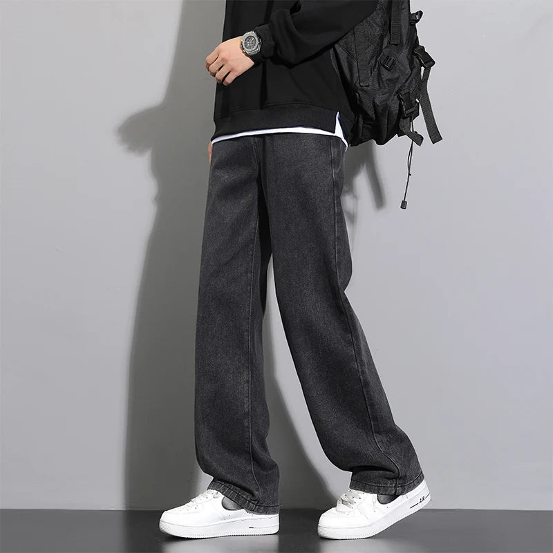 Men’s Relaxed Straight-Leg Denim Jeans