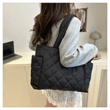 Multi Pocket Women Mailman Bag Diamond Patterned Cotton Clothing Shoulder Bag Large Capacity Tote Bag Casual Nylon Shoulder Bag