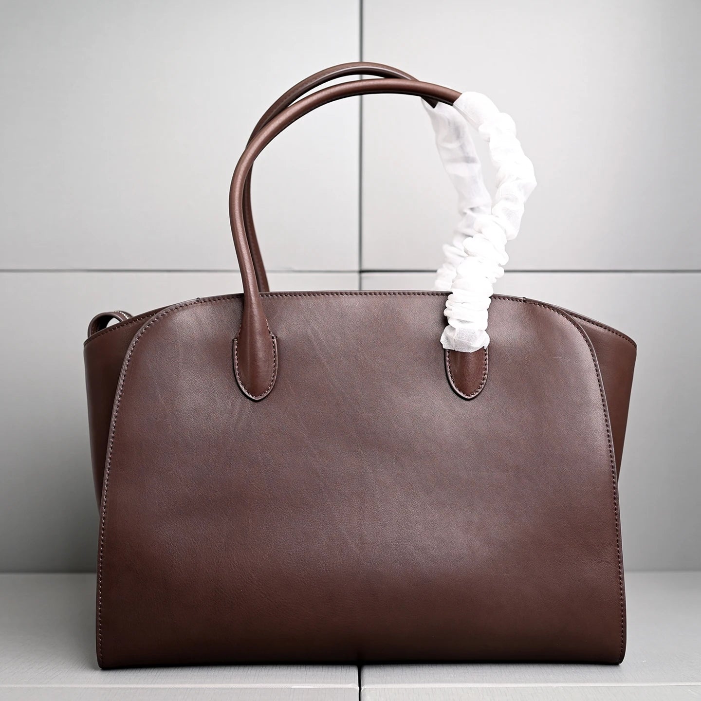 36cm Top-Grain Cowhide Tote — Effortless Everyday Elegance