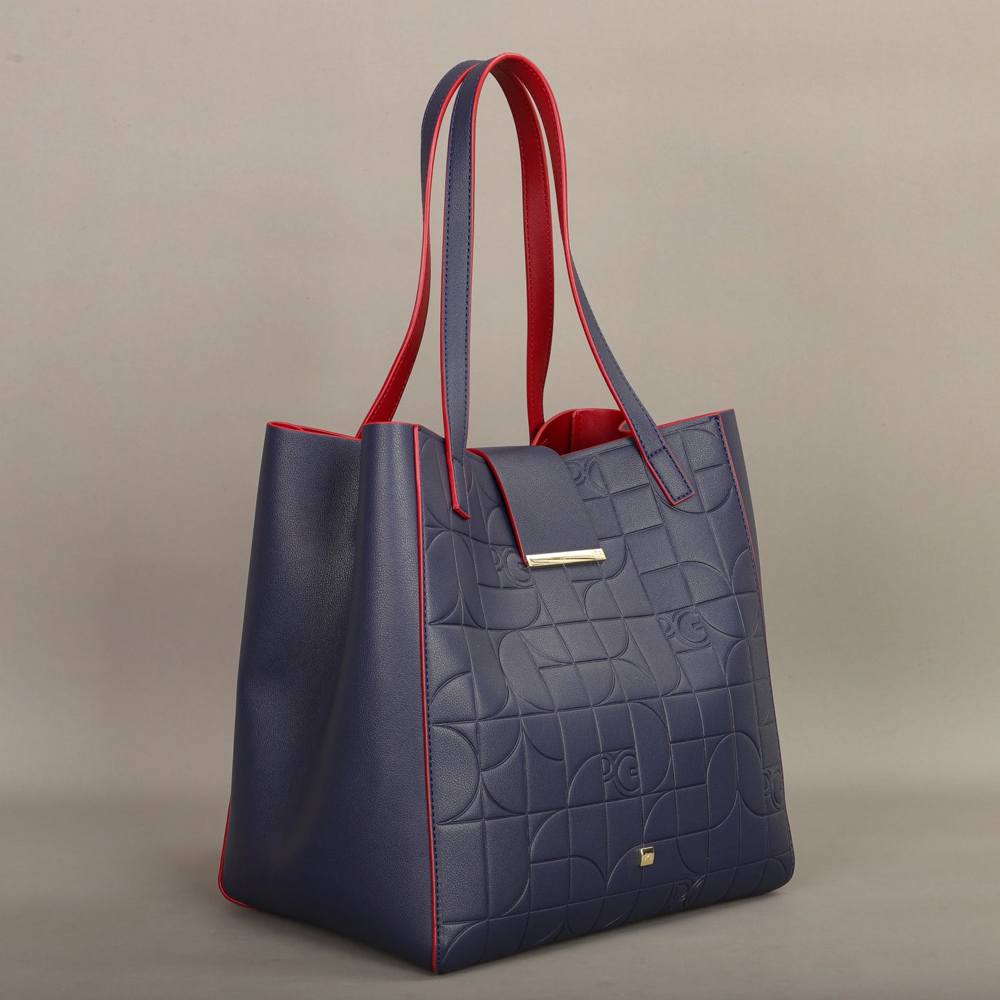 Elegant Leather Bucket Bag