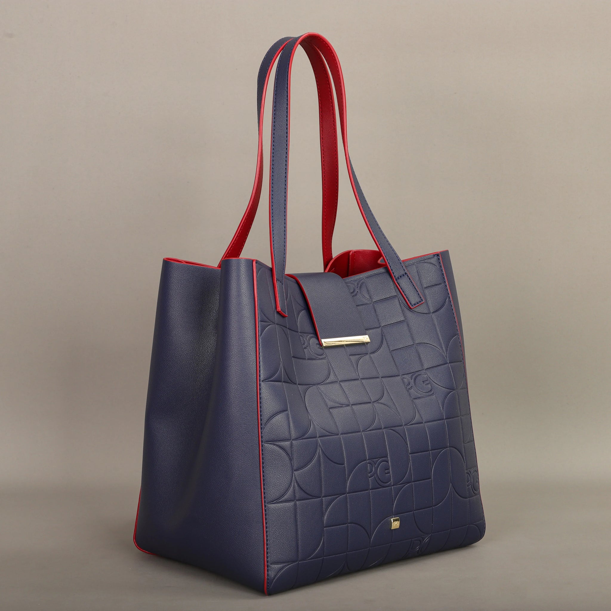 Elegant Leather Bucket Bag