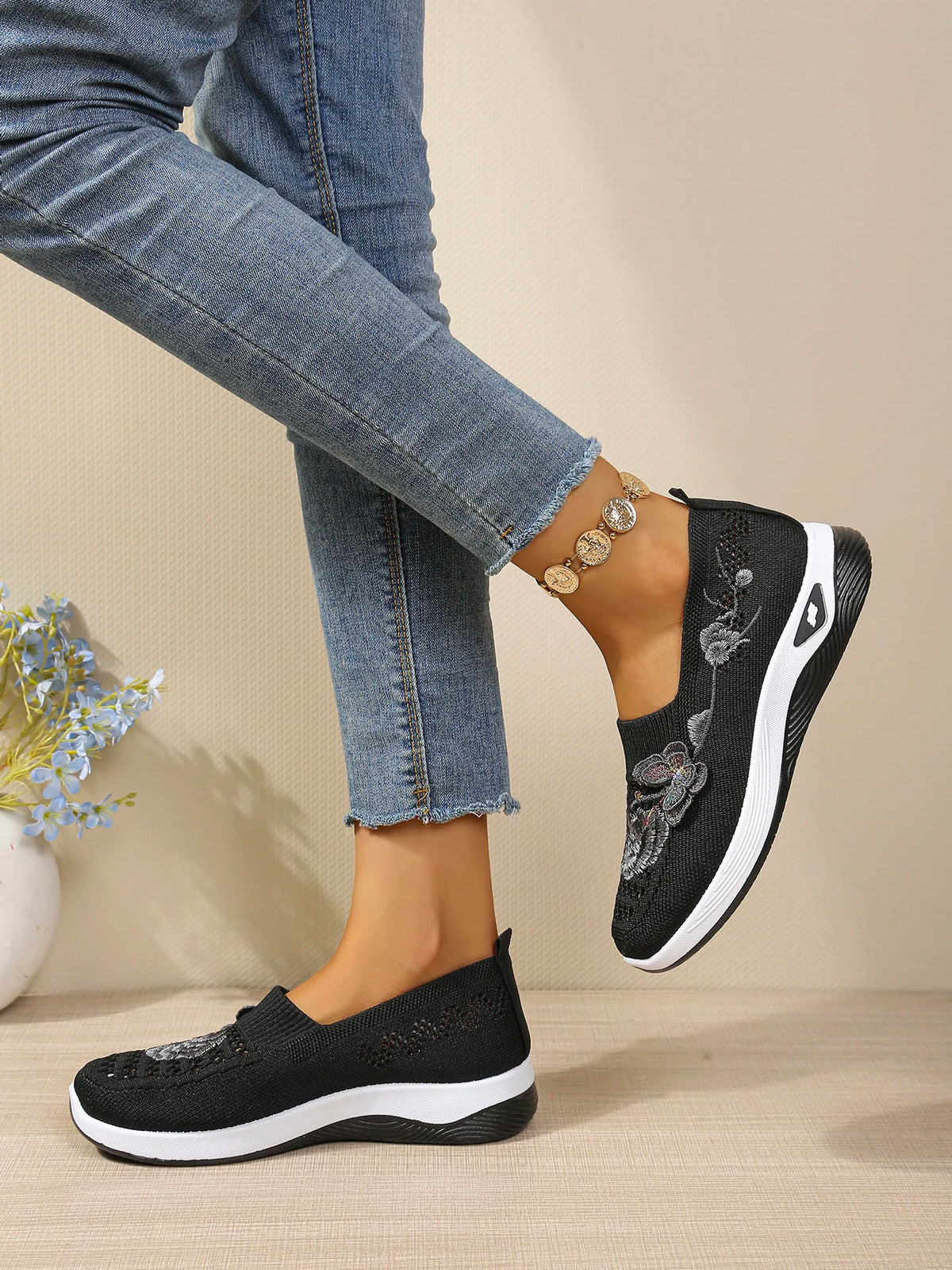 Comfort Women Closed Toe Mules Sandals Floral Embroidery Hollow Mesh Slip On Wedge Platform Lightweight Daily Walkin Lady Shoes