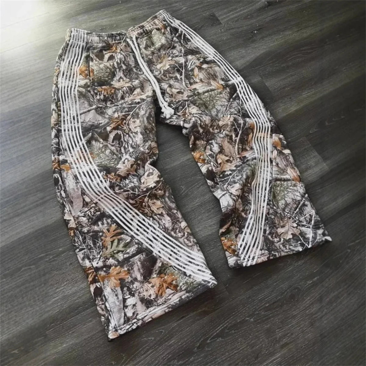 Y2K Camo Cargo Sweatpants – Embroidered Tactical Joggers