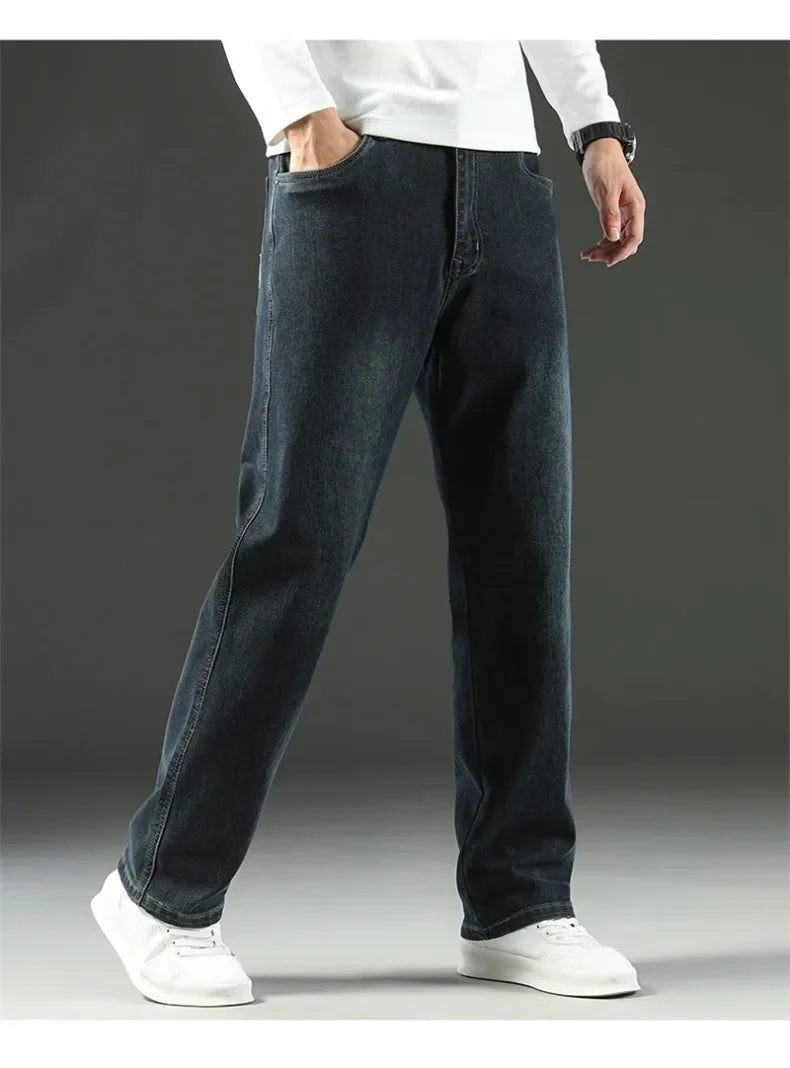 Men’s Relaxed Straight-Leg Stretch Jeans