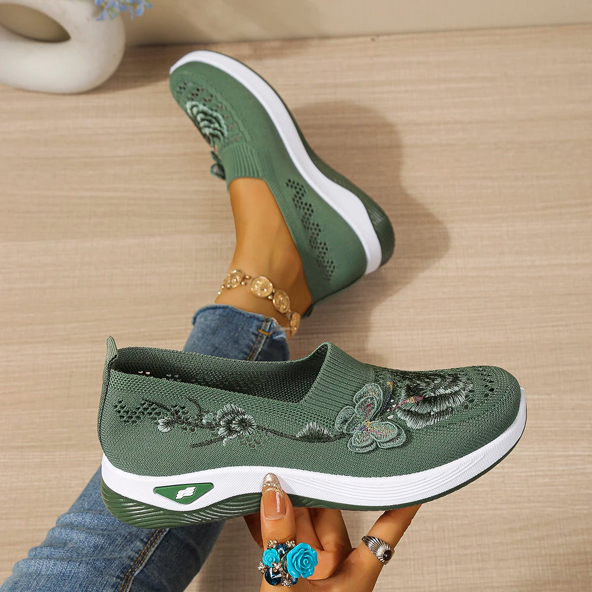 Comfort Women Closed Toe Mules Sandals Floral Embroidery Hollow Mesh Slip On Wedge Platform Lightweight Daily Walkin Lady Shoes